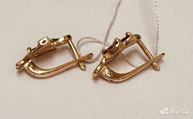 Серьги с синтетическим камнем Золото