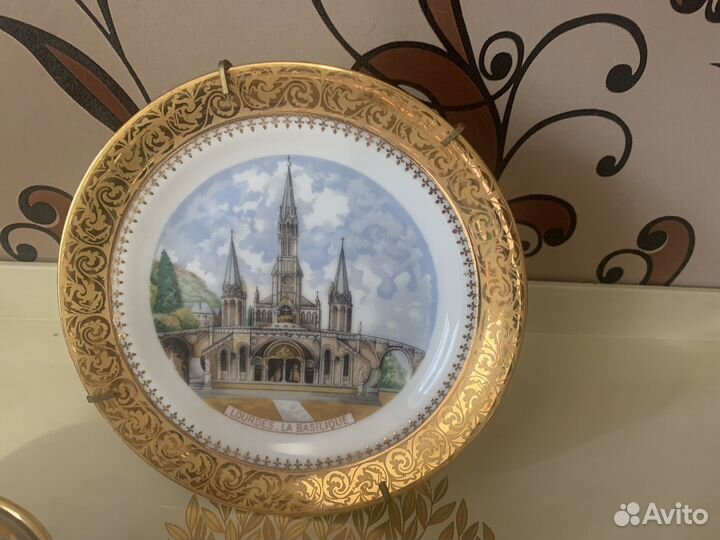 Продам фарфоровые шкатулки и тарелочку Европа