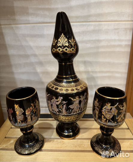 Графин и бокалы