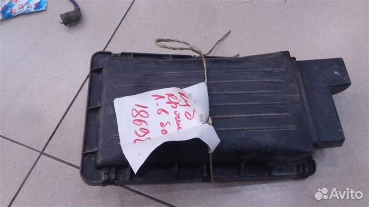 Корпус воздушного фильтра верхняя часть Nissan Cu