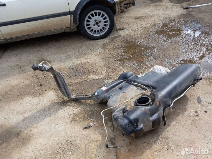 Бензобак Volkswagen Bora 1997-2005