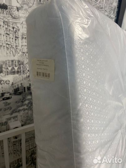 Детская кроватка с маятником и ящиком