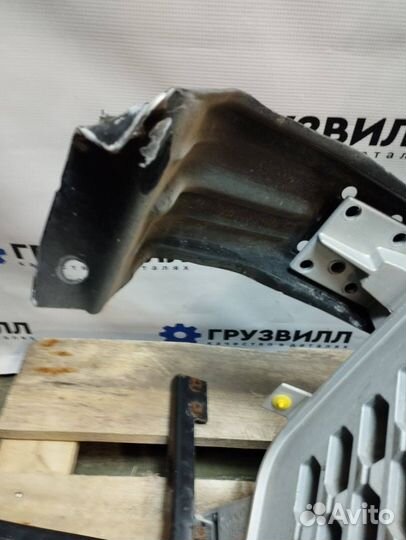 Подножка кабины правая Volvo FH4 82141521