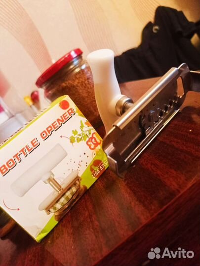 Открывалка для банок и консервов