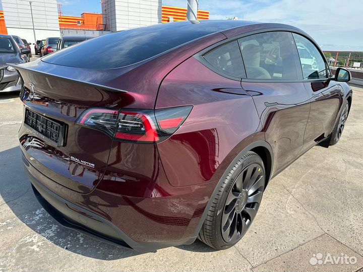 Tesla Model Y AT, 2023, 63 км