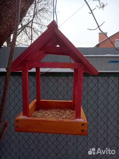 Кормушка для птиц из дерева