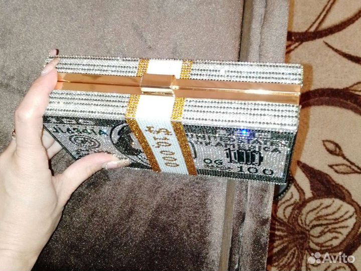 Клатч в стразах