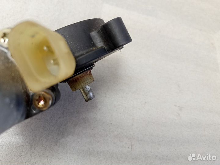 Моторчик переднего правого стеклоподъемника