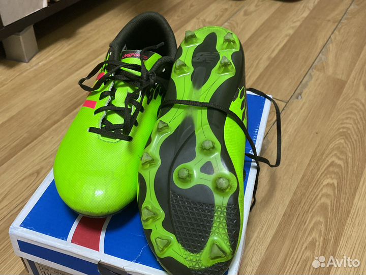 Бутсы new balance