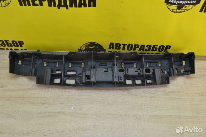 Renault Megane 3 Кронштейн заднего бампера центр