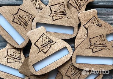 Таблички, Бейджи, Гардеробные номерки