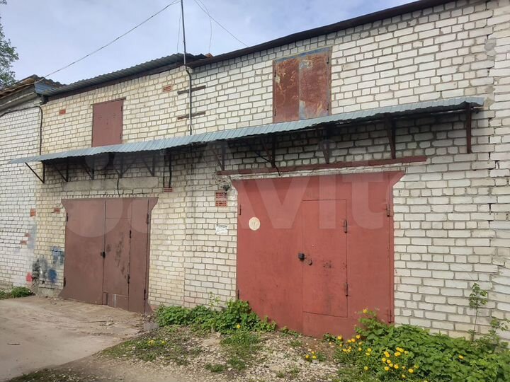 Гараж, > 30 м²