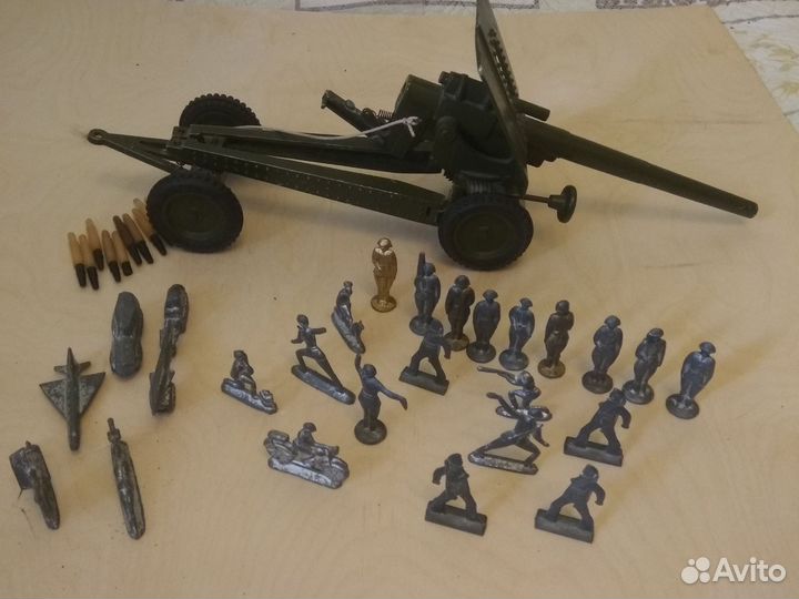 Оловянные солдатики и пушка СССР