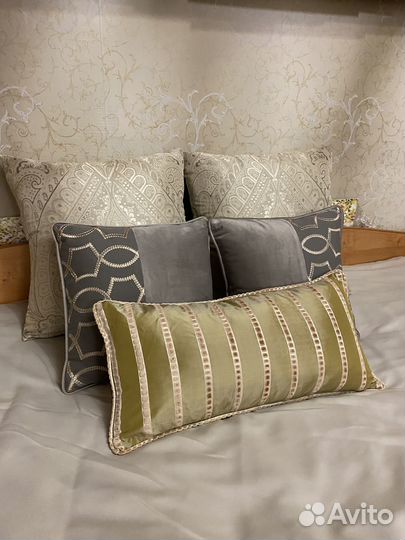 Подушка из шелка на стул