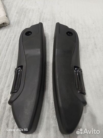 Площадка и подлокотник под кофр