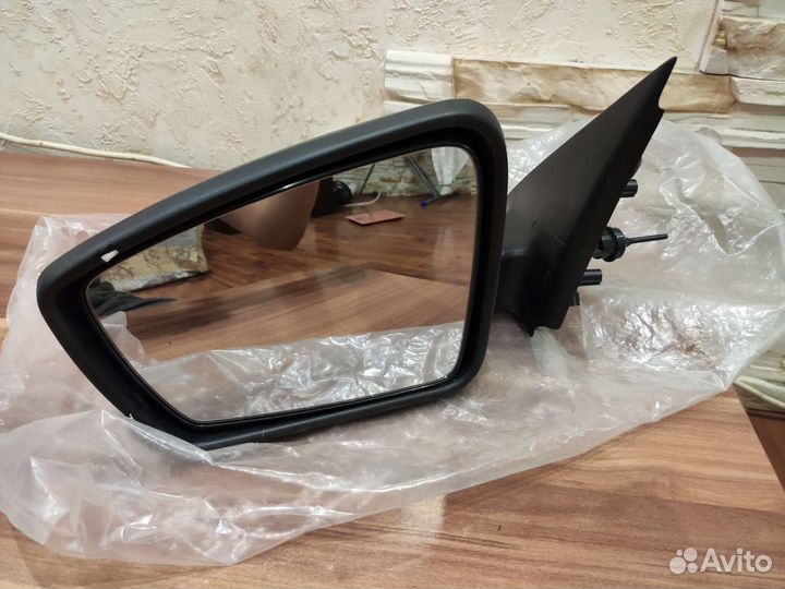 Левое зеркало заднего вида на LADA Granta