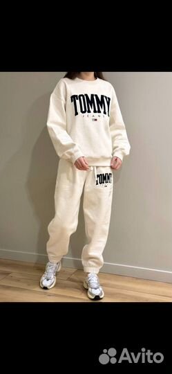 Спортивный костюм женский