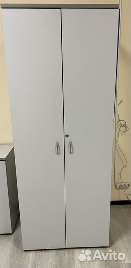 Офисная мебель - шкаф, б/у