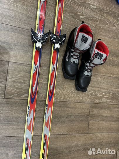 Беговые лыжи с ботинками 44 размер