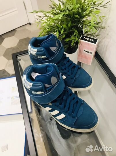 Кроссовки женские adidas оригинал 38