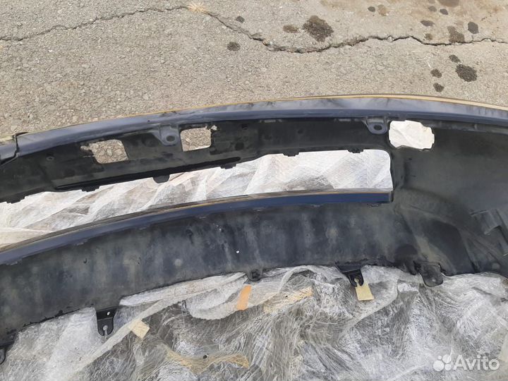 Бампер передний Toyota Corolla Axio 2013 г