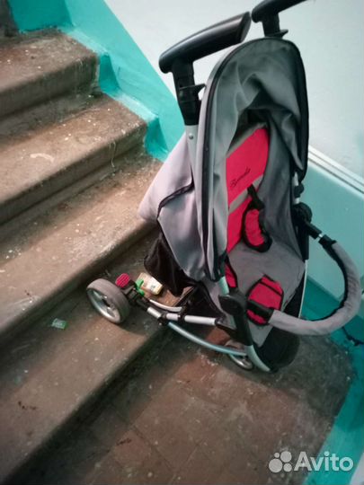 Прогулочная коляска