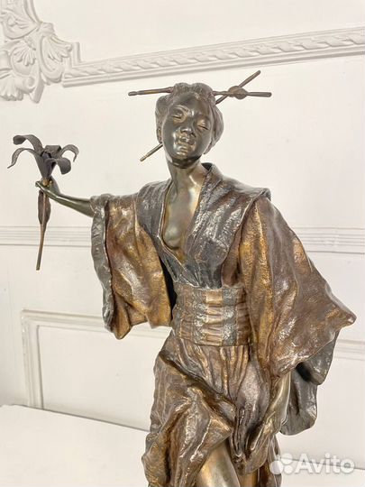 Антикварная скульптура «Гейша»