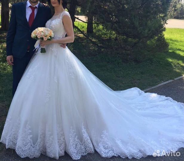 Свадебное платье 44 46 бу