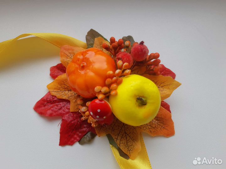 Браслет на праздник осени