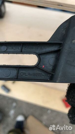 Крепление крыла Range Rover lV Разборка ранджровер