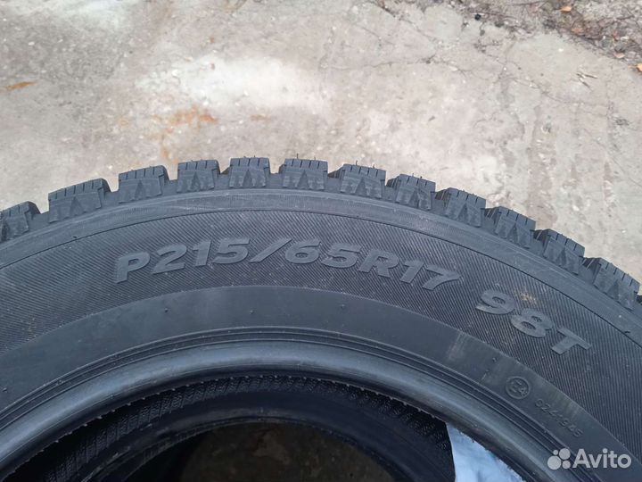 Hankook Winter I'Pike 215/65 R17