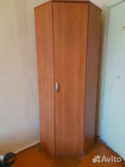 Угловой шкаф