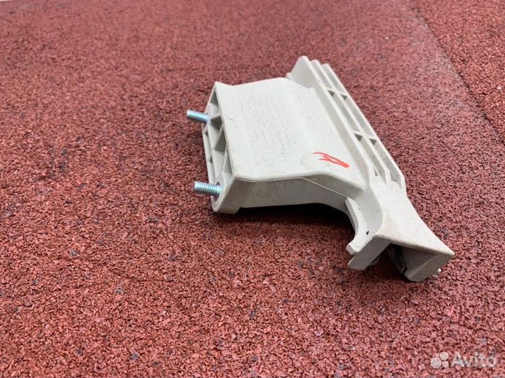 Направляющая стекла двери Hyundai Solaris 2