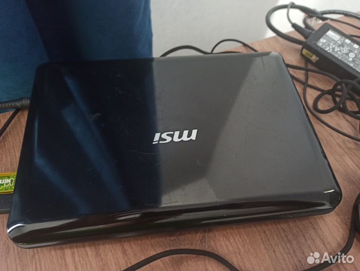 Ноутбук MSI Wind U90