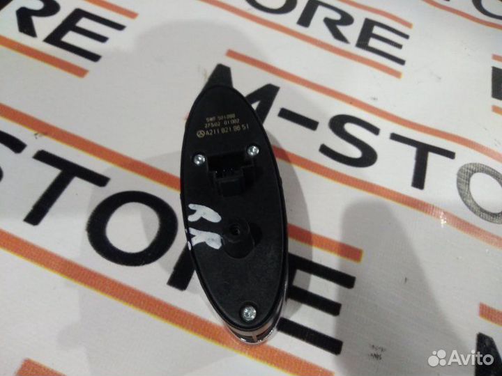 Кнопка стеклоподъемника задняя правая