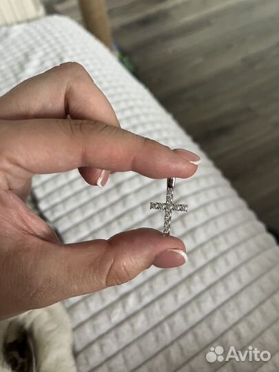 Подвеска из белого золота с фианитами