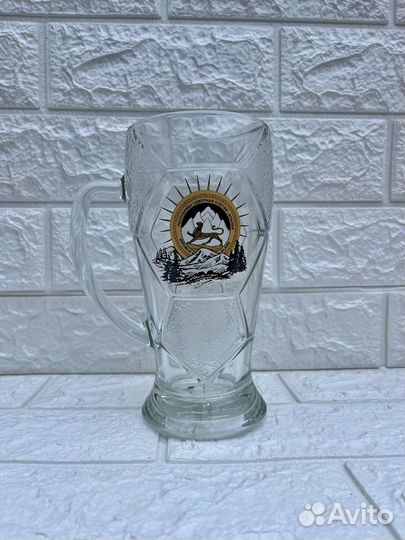 Графин, рюмки, пивной бокал