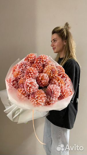 Букет из георгинов, георгины