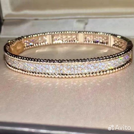 Van Cleef Золотой браслет с бриллиантами