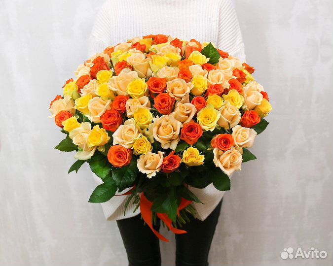 101 роза яркий микс (Россия)