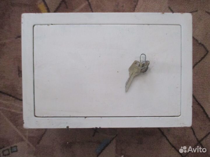 Сейф для денег и документов б/у