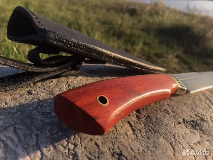 Нож из дамасской стали