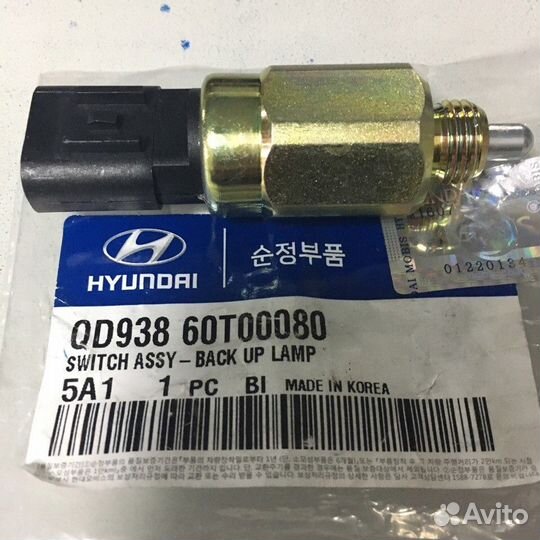 Датчик заднего хода Hyundai HD QD93860T00080