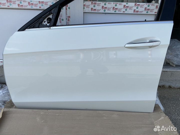Передняя левая дверь Mercedes Benz w212 белая до