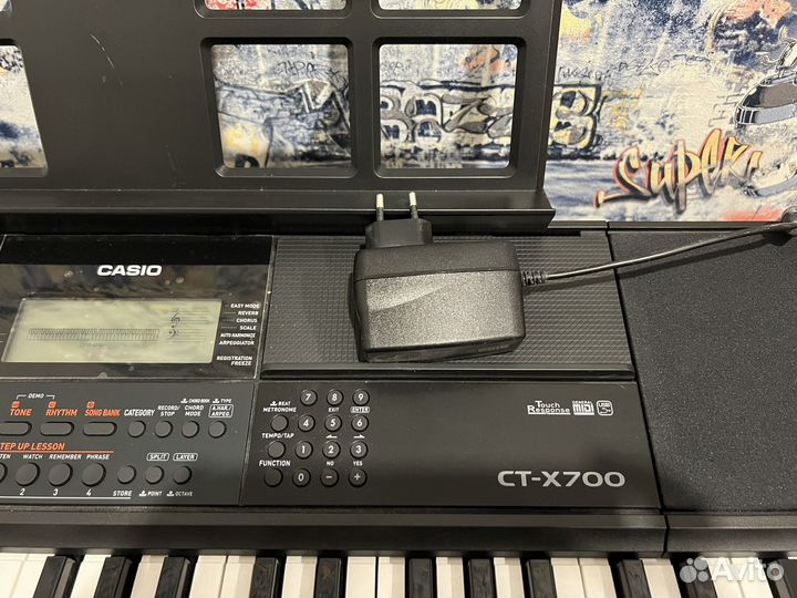 Синтезатор Casio CT-X 700