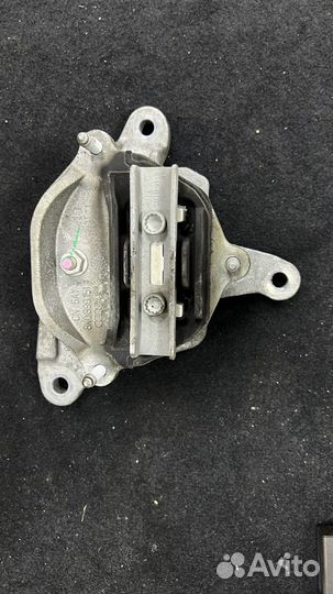 Подушка крепления АКПП Audi Q5