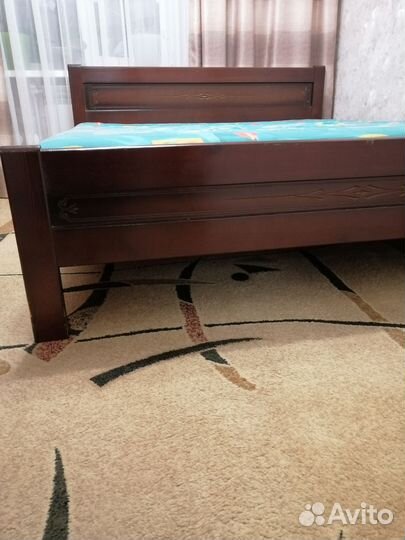 Кровать с матрасом 160 на 190