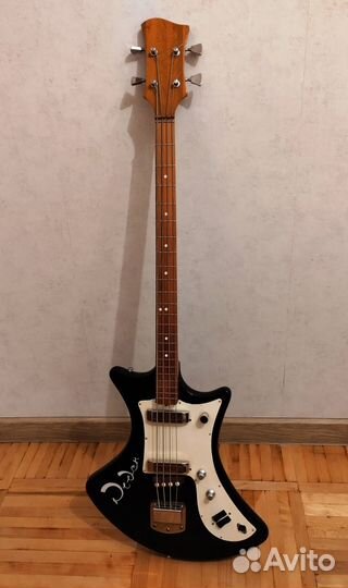 Бас гитара роден