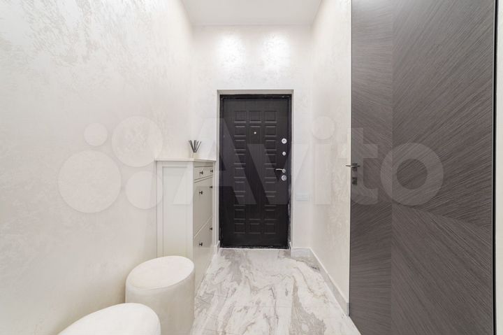 4-к. квартира, 200 м², 8/8 эт.