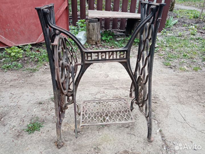 Станина от швейной машинки зингер